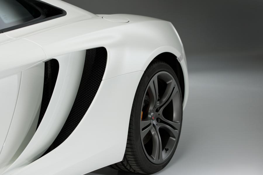  McLaren MP4-12C White Edition 2011 года  (фото 16 из 26)